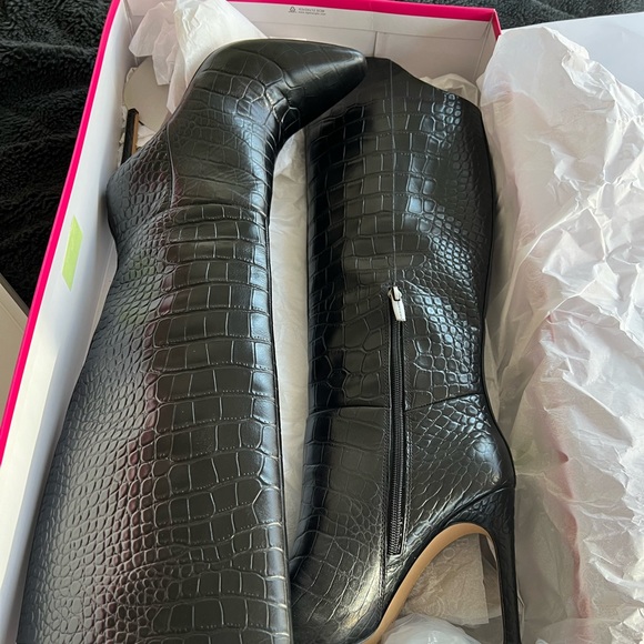 25% Off - Tall Vince Camuto Black Boots Like New, sz 8.5 - Picture 2 of 12